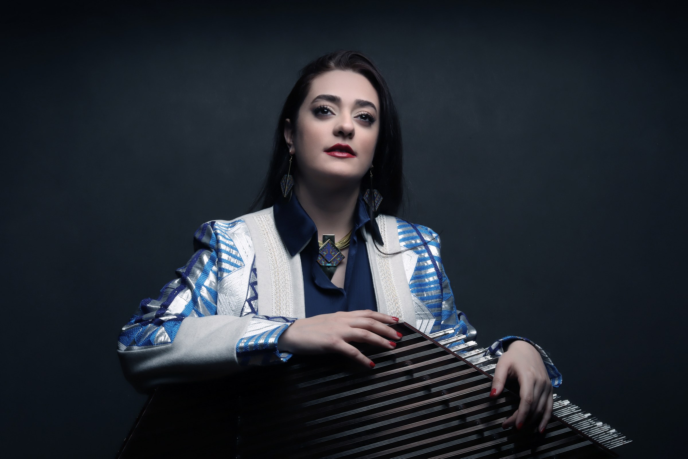 Mehrnoosh Zolfaghari performing santoor